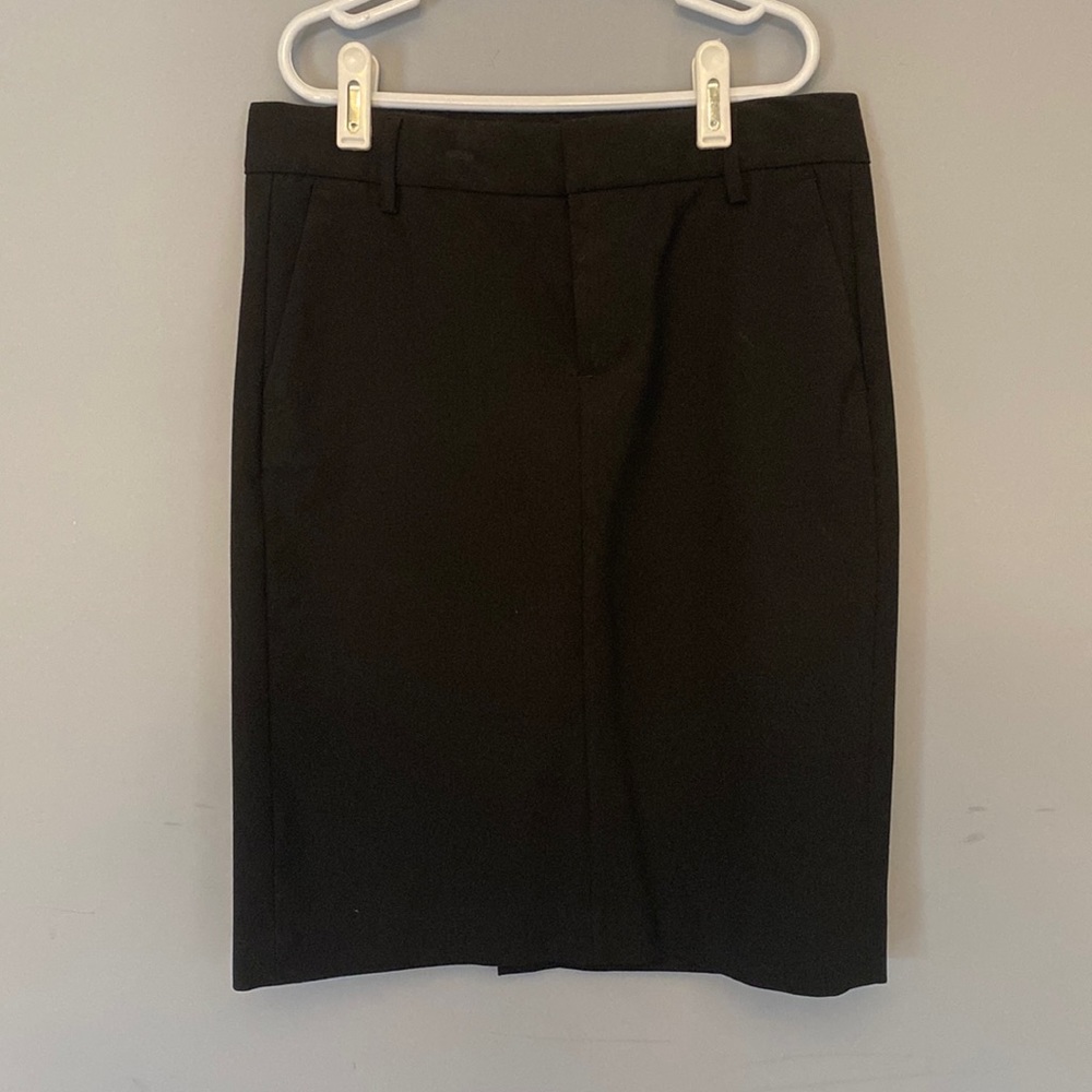 GAP black pencil skirt